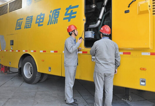 峨蔓镇如何清理被灰尘覆盖的机油散热器？